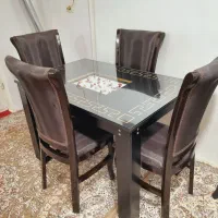 میز ناهار خوری چهار نفره در حد نو