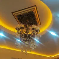 2لوستر پذیرایی 8شعله4شاخه 1لوستر آشپز خانه4شعله