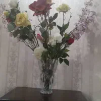 مقداری گل وگلدان