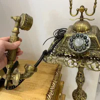 میز و تلفن برنز