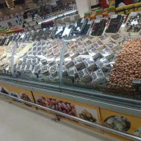 فروشنده لبنیات وپروتیینی و ترشی