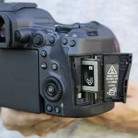 بدنه دوربین canon r5ii فقط ۲۰۰ عدد شات|دوربین عکاسی و فیلم‌برداری|تهران, بهار|دیوار