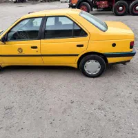 یه دستگاه پژو تاکسی گردشی