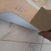 کفش پاشنه بلند|کیف، کفش، کمربند|خوی, |دیوار