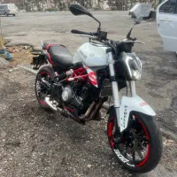 بنلی ۳۰۰ مدل ۱۴۰۲