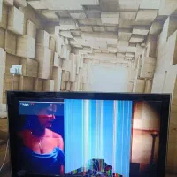 تلویزیون ال سی دی  ۴۰اینچ شکسته