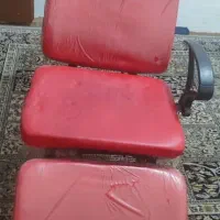 میز آرایش و آینه و صندلی|آرایشگاه و سالنهای زیبایی|فولادشهر, A6|دیوار