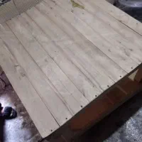 دو عدد کرصی|صندلی و نیمکت|سنندج, |دیوار