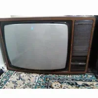 تلویزیون چوبی قدیمی