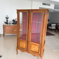 ویترین قدیمی و انتیک