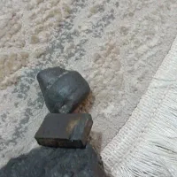 تعدادی شهاب سنگ و سنگ عقیق