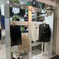 ویترین مغازه سالم و تمیز مناسب برای پوشاک و...|بوفه، ویترین، کنسول|شیروان (خراسان), |دیوار