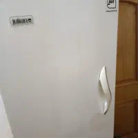 فریزر سالم و درب اتاقی چوبی