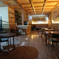 کافه رستوران با تجهیزات