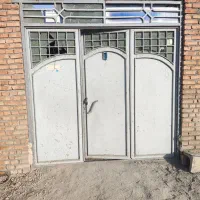 درب حیاط وردی پنجره بادوام