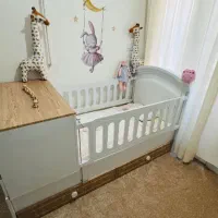 تخت نوزادی دومنظوره|تخت و صندلی بچه|سیاهکل, |دیوار