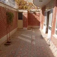 اجاره یک طبقه از دو طبقه گز برخوار