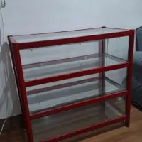 ویترین شیشه ای