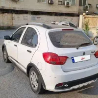 کوییک R سفید مشکی بی رنگ