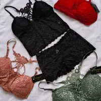 فروش ویژه انواع ملزومات بانوان (نو و باکیفیت)