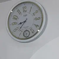 ساعت دیواری