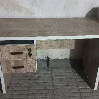 گاوصندوق و میز تحریر به فروش میرسد