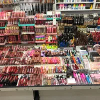 واگذاری اجناس و در و دکور مغازه خرازی|فروشگاه و مغازه|اصفهان, ملک‌شهر|دیوار
