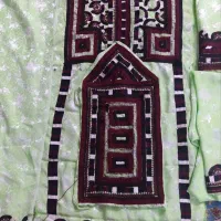 لباس فروشی نیمه آماده با همراه با روسری