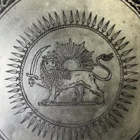 سینی قلم زنی/دیوارکوب قلم زنی|کلکسیون اشیاء عتیقه|تهران, خواجه نظام الملک|دیوار