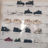 کفش زنانه و مردانه جم کردن مغازه