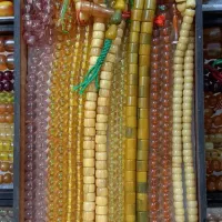 انواع تسبیح و  چاقو قدیمی|کلکسیون اشیاء عتیقه|مراغه, |دیوار