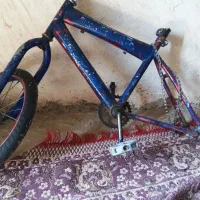 دوچرخه|دوچرخه، اسکیت، اسکوتر|خاش, |دیوار