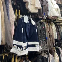 فروشنده خانم مجرب در زمینه پوشاک بانوان