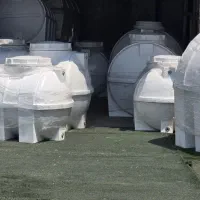 مخزن آب پلیمری.*منبع آب پلاستیکی