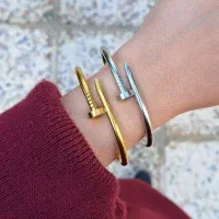 بدلیجات ، گردنبند، دستبند گوشواره