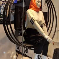 مانکن زنانه و تاب مانکن