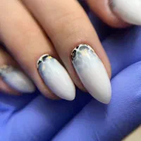 تخفیف آموزش ناخن و کاشت خدمات با سابقه کاری