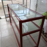 میز و صندلی و ۲ دستگاه ویترین و پایه بنر تبلیغاتی|فروشگاه و مغازه|کرمانشاه, |دیوار