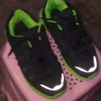 یک جفت کفش اسپرت سایز42یکماه پوشده نشده