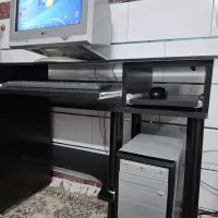 کامپیوتر و میز کامپیوتر|میز تحریر و کامپیوتر|فلاورجان, |دیوار