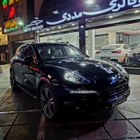 Porsche cayenne 2012