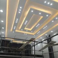 اجرای لاین نوری هالوژن و نور پردازی نمای ساختمان