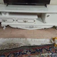 زیر تلویزیونی سفید طلایی