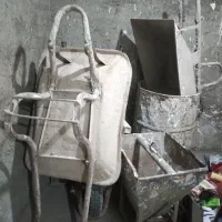 فرغون کارکرده بشکه بنایی فرغون مصالح برسالم دو عدد