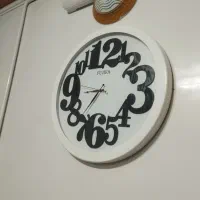 ساعت دیواری