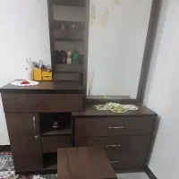 میز آرایش  تمیز بی خط خش|تخت و سرویس خواب|کرج, کوی زنبق|دیوار