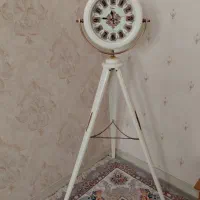 ساعت پایه دار (درحدنو)