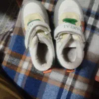 یک عدد کفش بچه ودماغگیر بچه موجود میباشد