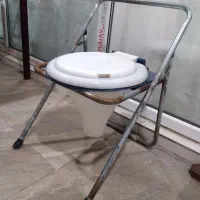 میز و توالت فرنگی در حد نو