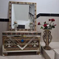 آینه و‌ یغان  و گلدان سنتی